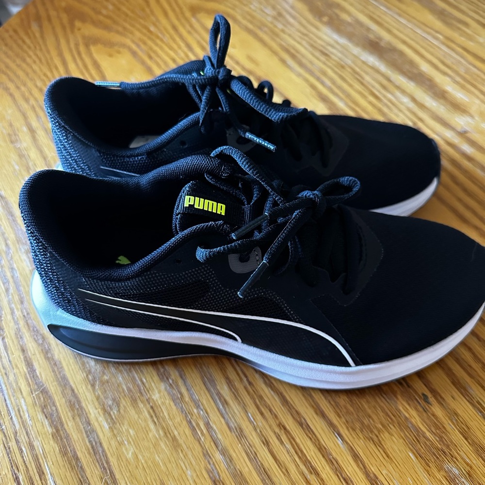 Puma boys sneakers size 5 NWT
